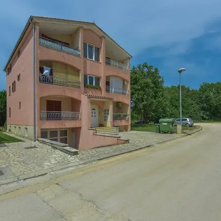 Kristijan With Balcony Apartment *